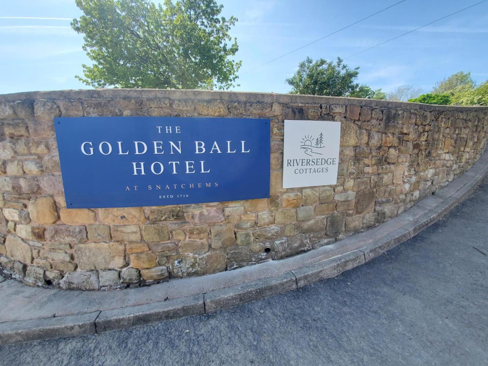 Apartahotel The Golden Ball *